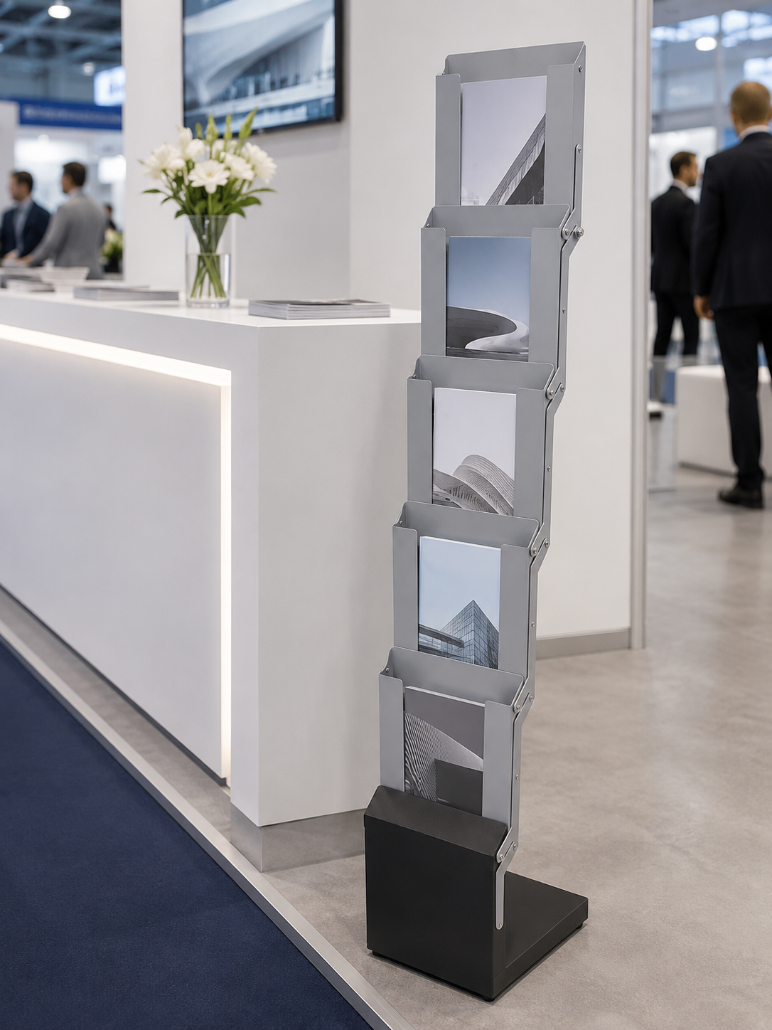 Porte-brochures A4 pliable en métal avec dos lisse, 5 compartiments