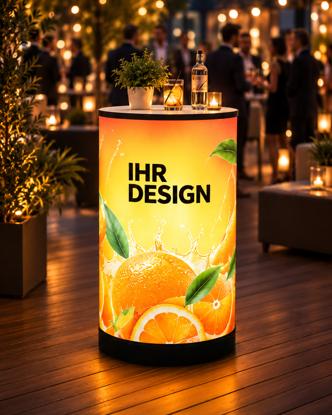 Aufblasbarer Stehtisch Ø 65 x H 100 cm mit LED-Beleuchtung bei einem Event